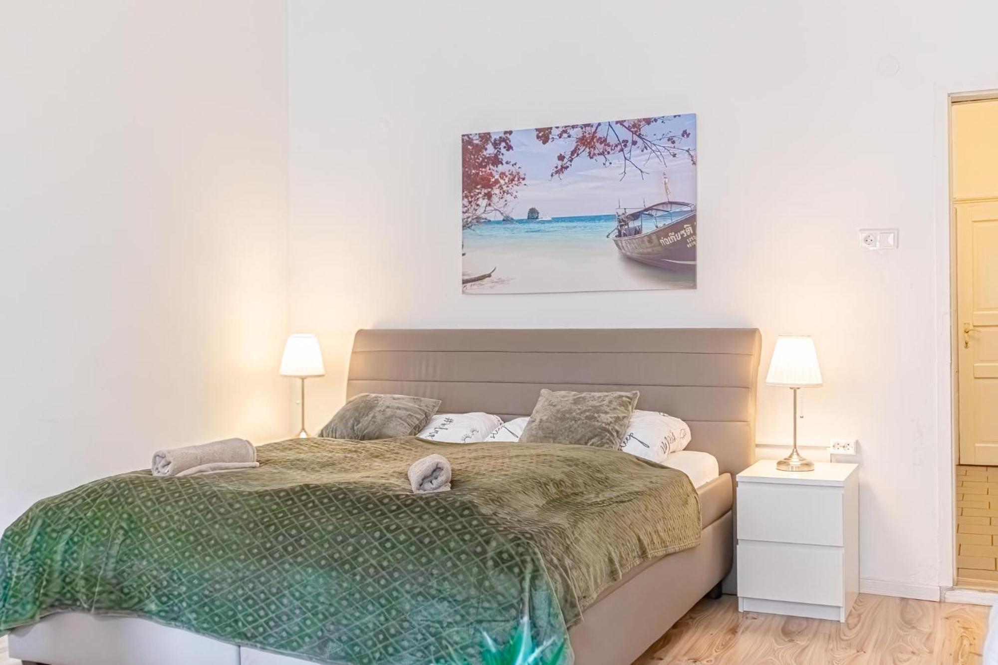Budget-Friendly 2Br Apt With Great Location Lejlighed Wien Eksteriør billede
