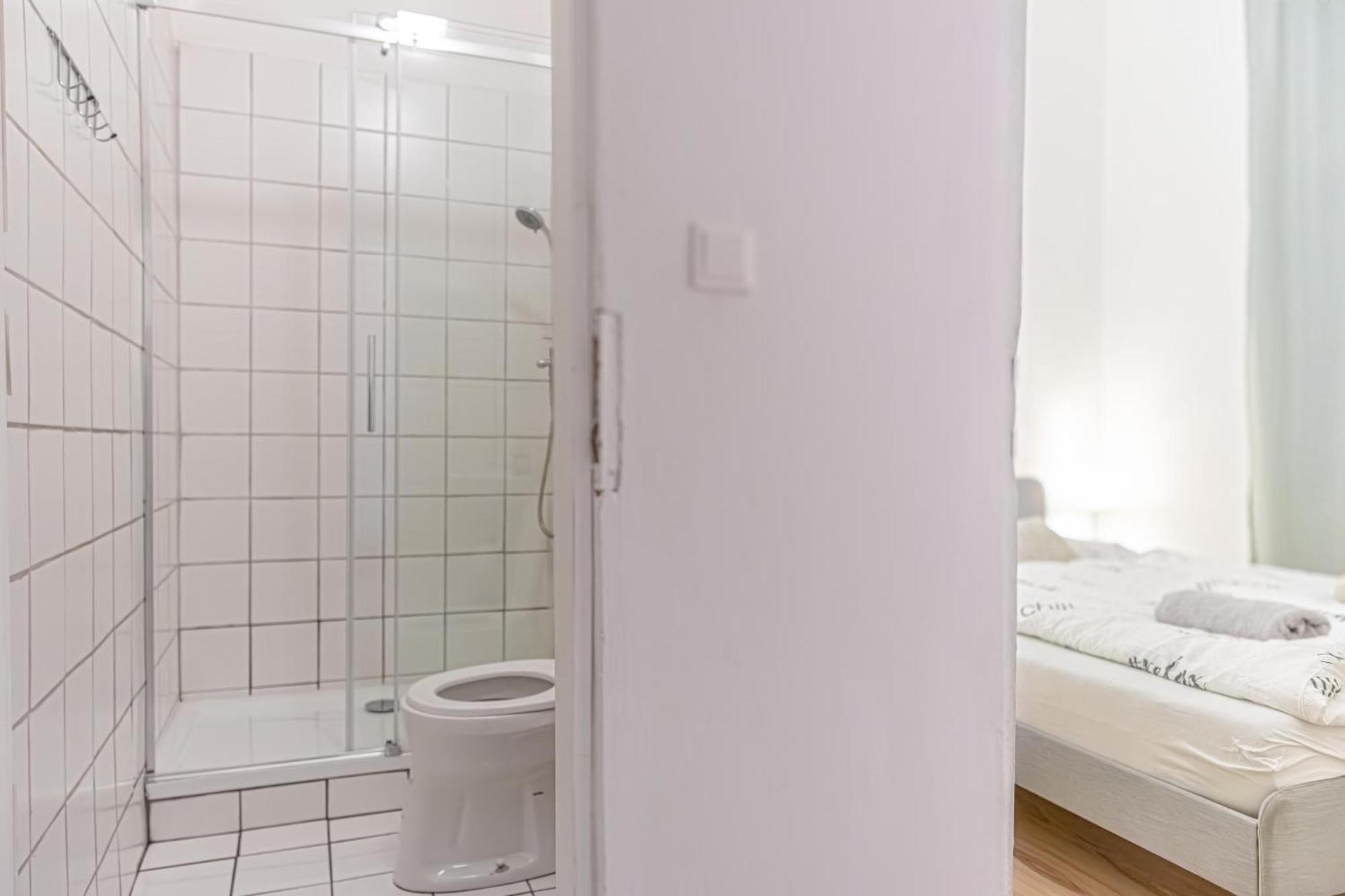 Budget-Friendly 2Br Apt With Great Location Lejlighed Wien Eksteriør billede