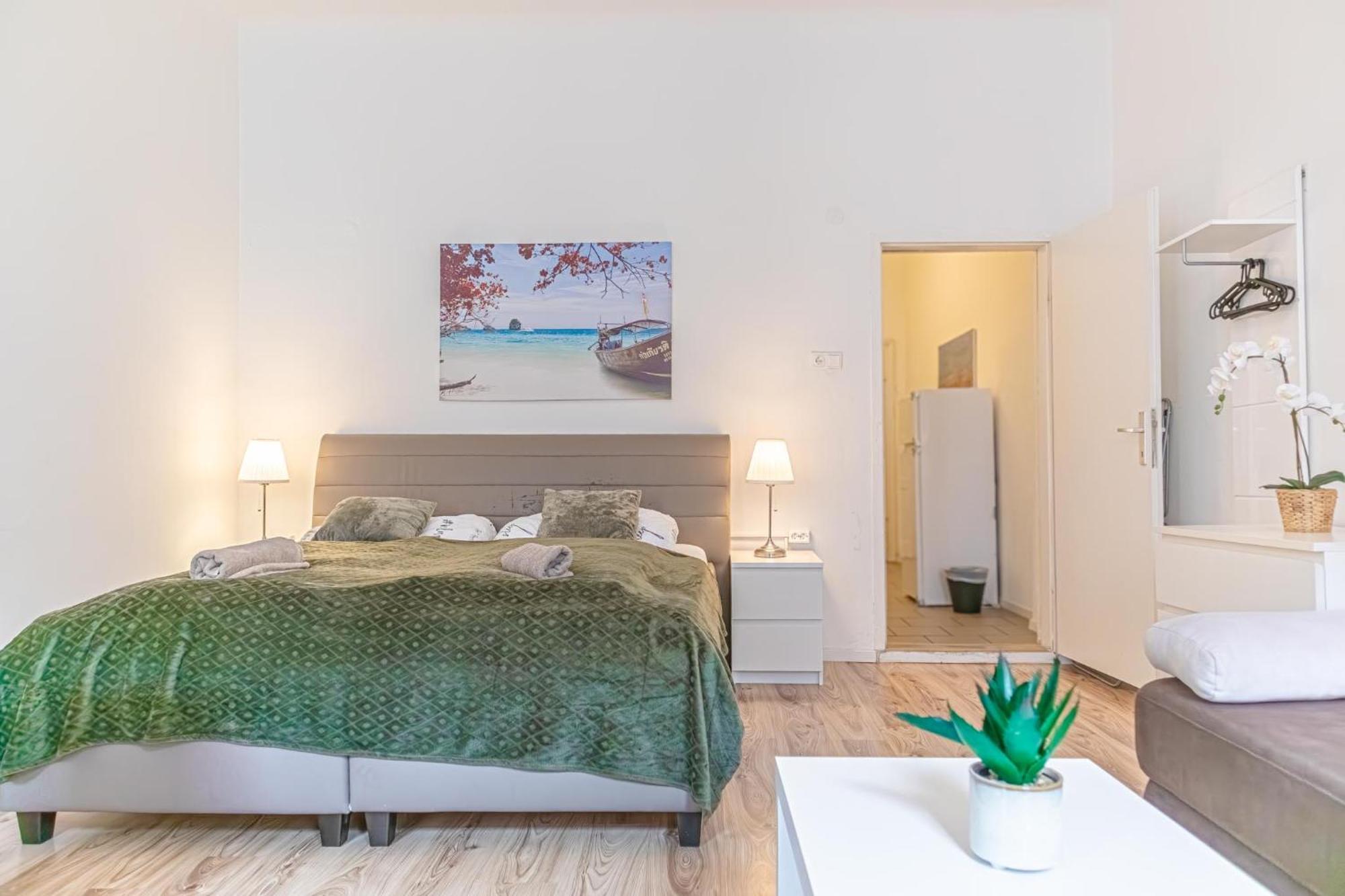 Budget-Friendly 2Br Apt With Great Location Lejlighed Wien Eksteriør billede